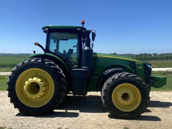 Image of John Deere 8370R equipment image 3