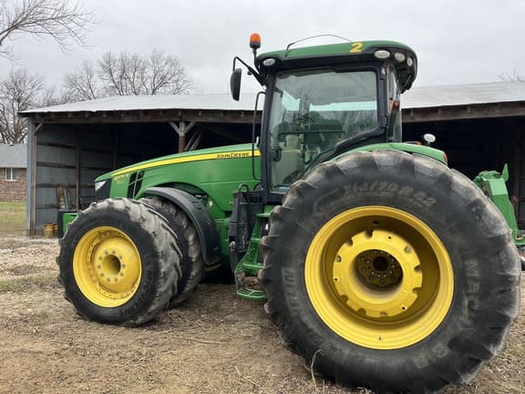Image of John Deere 8370R equipment image 2