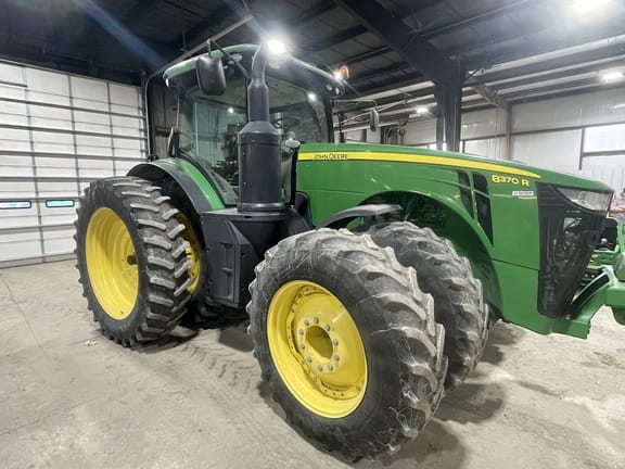 2015 John Deere 8370R Equipment Image0