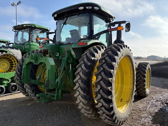 Image of John Deere 8370R equipment image 4