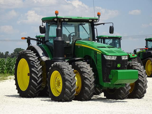 Image of John Deere 8370R equipment image 3