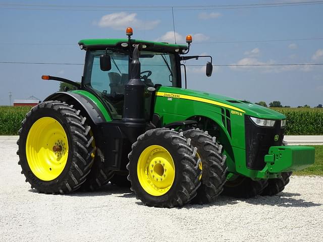 Image of John Deere 8370R equipment image 4