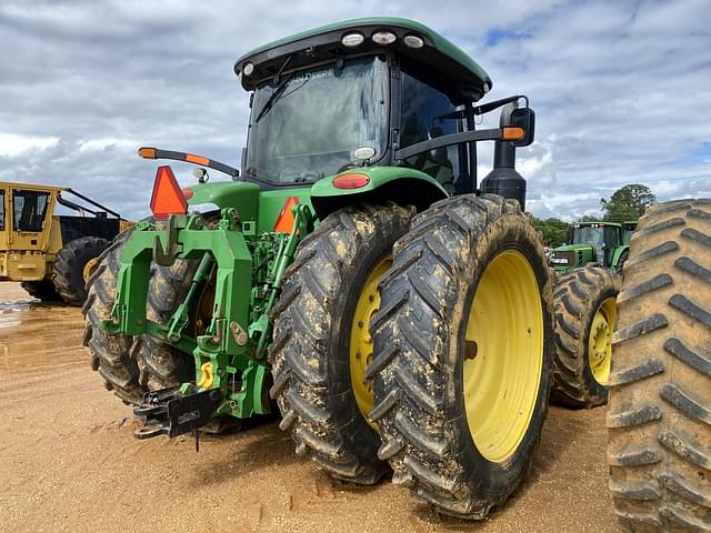 Image of John Deere 8370R equipment image 2