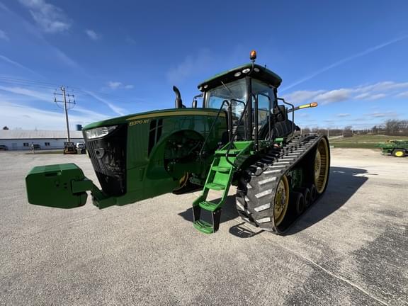 Image of John Deere 8370RT equipment image 2