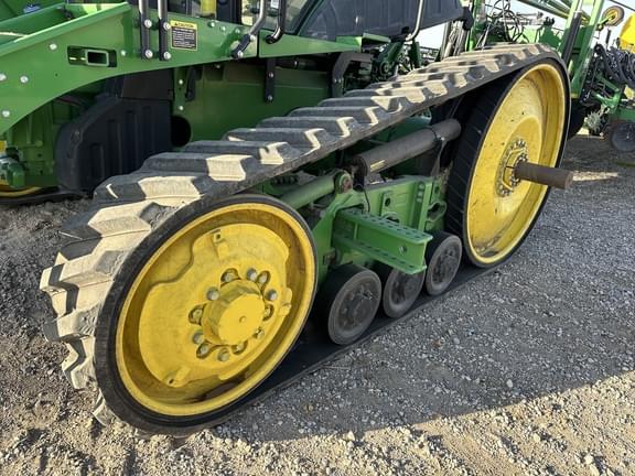 Image of John Deere 8370RT equipment image 2