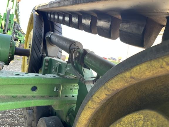 Image of John Deere 8370RT equipment image 4