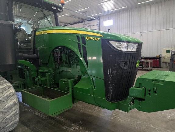 Image of John Deere 8370RT equipment image 2