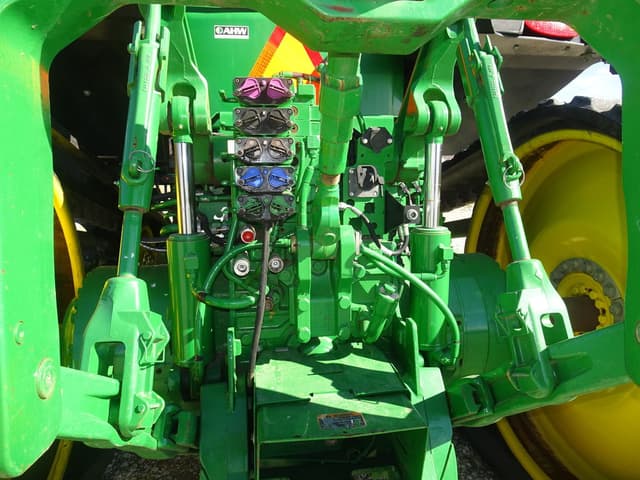 Image of John Deere 8370RT equipment image 4