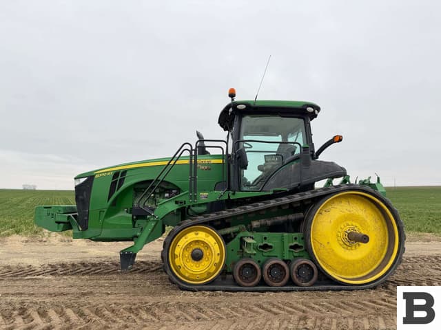 Image of John Deere 8370RT equipment image 2