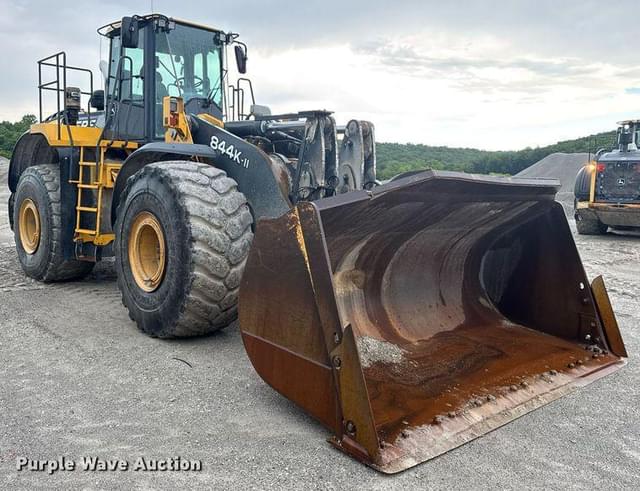 Image of John Deere 844K-II equipment image 2