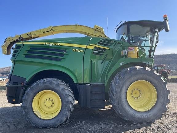 Image of John Deere 8500 equipment image 2