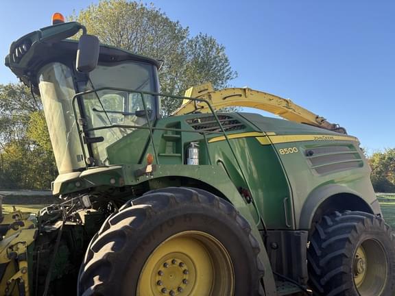 Image of John Deere 8500 equipment image 2