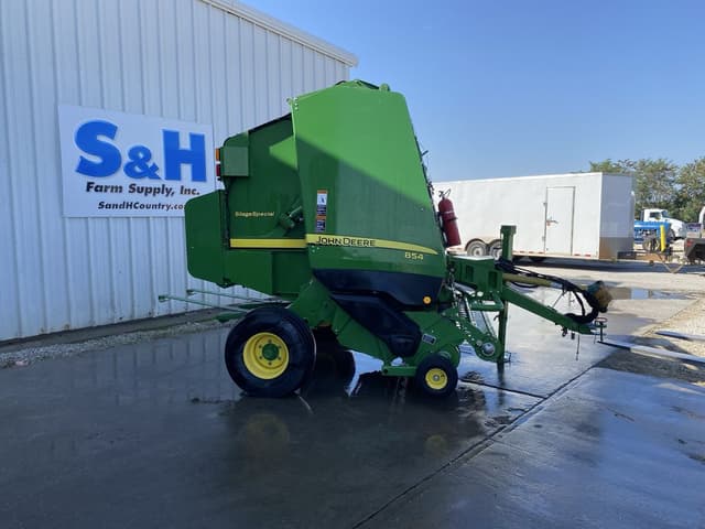 Image of John Deere 854 equipment image 3