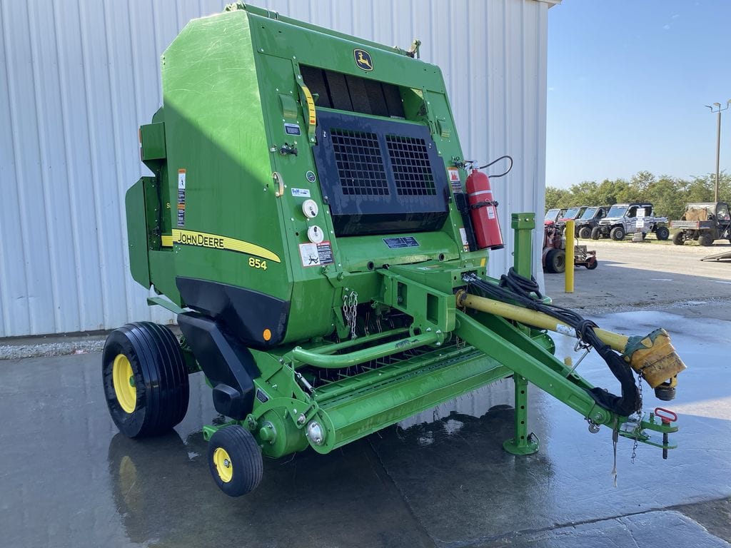 2015 John Deere 854 Equipment Image0