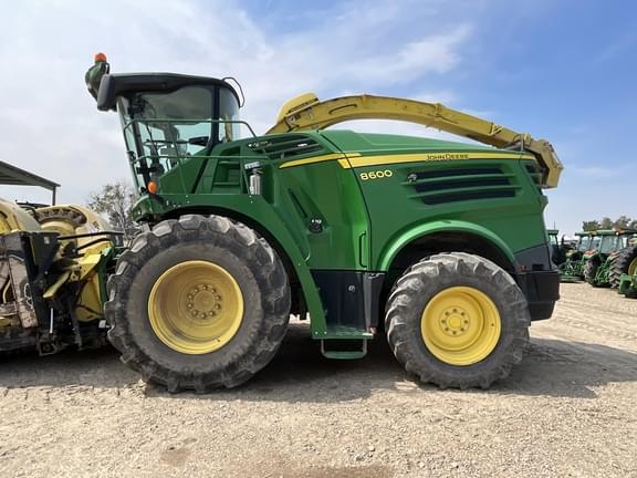 Image of John Deere 8600 equipment image 2
