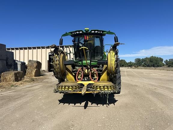 Image of John Deere 8600 equipment image 1