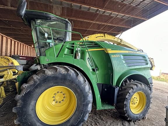 Image of John Deere 8600 equipment image 2