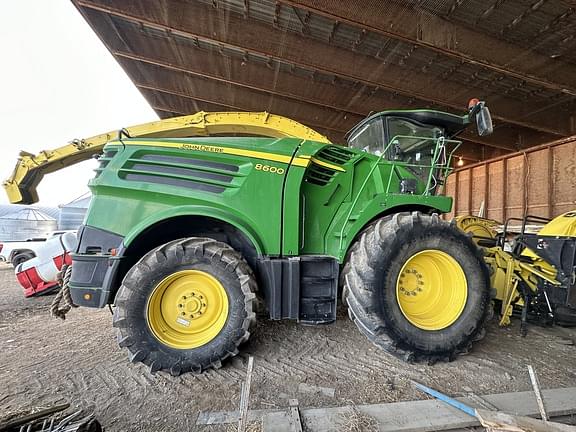 Image of John Deere 8600 Primary image