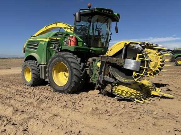 Image of John Deere 8600 equipment image 1