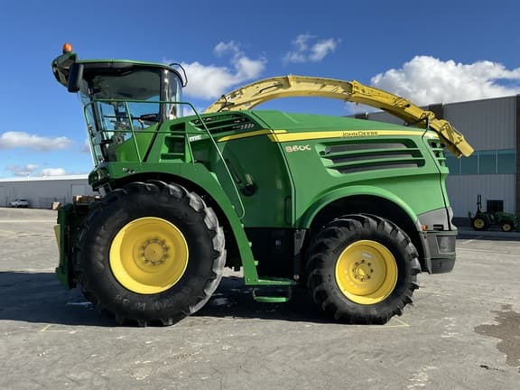 Image of John Deere 8600 equipment image 1