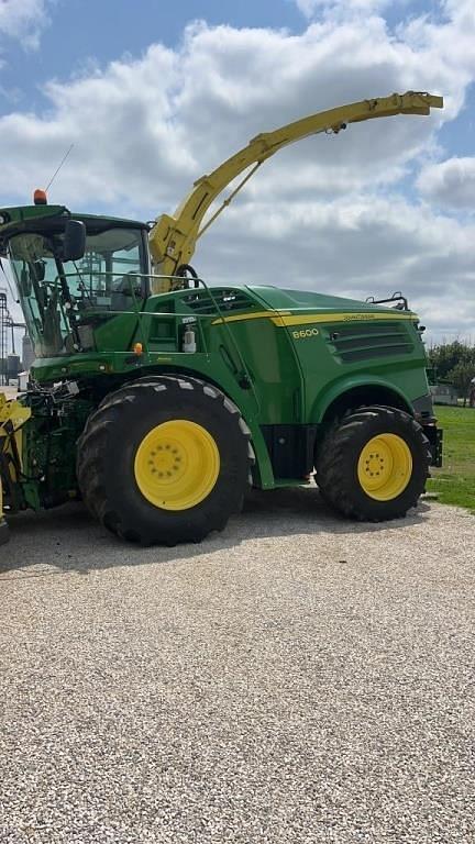 Image of John Deere 8600 equipment image 1