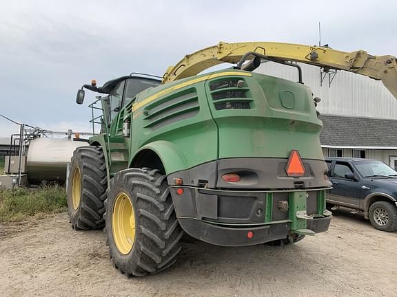 Image of John Deere 8600 equipment image 1