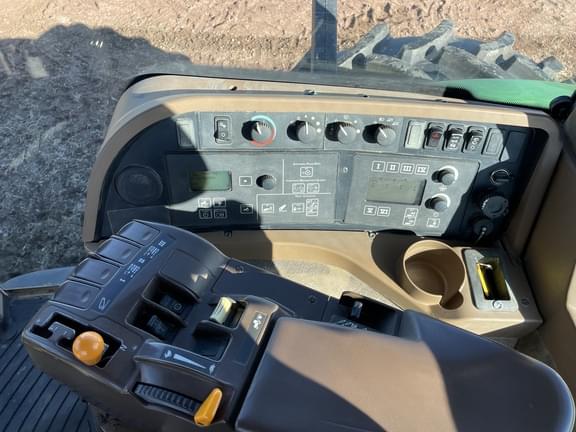 Image of John Deere 8600 equipment image 2