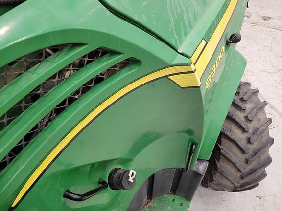 Image of John Deere 8800 equipment image 4