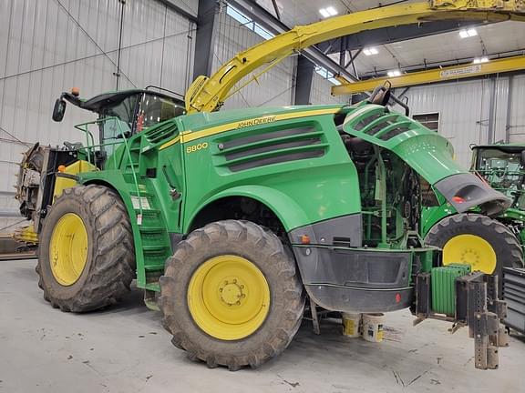 Image of John Deere 8800 equipment image 2