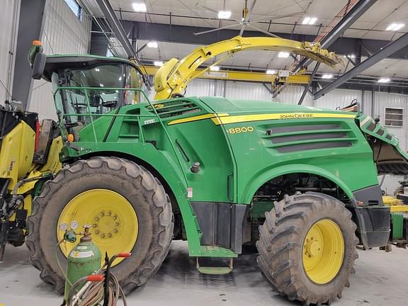 Image of John Deere 8800 Primary image