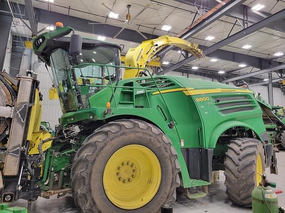 Image of John Deere 8800 equipment image 1
