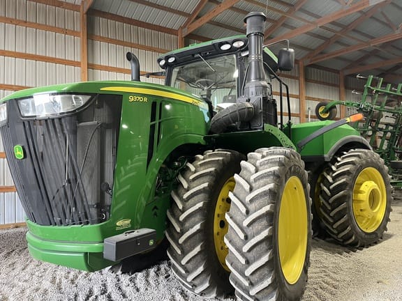 2015 John Deere 9370R Equipment Image0