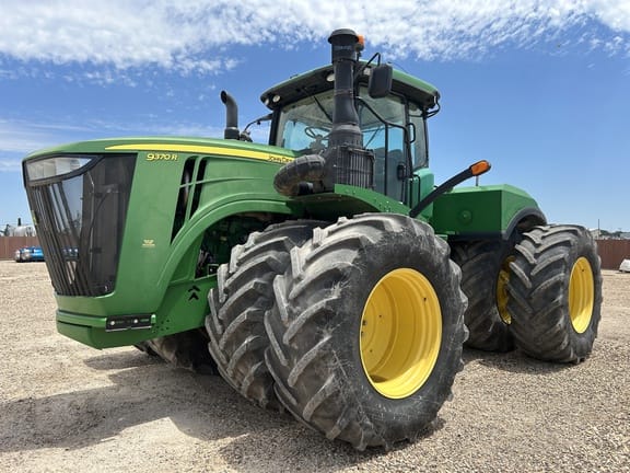 2015 John Deere 9370R Equipment Image0