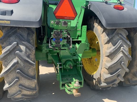 Image of John Deere 9370R equipment image 4