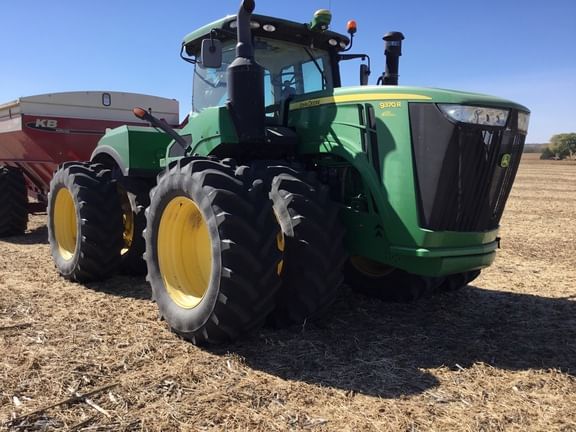 2015 John Deere 9370R Equipment Image0