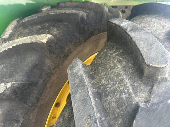 Image of John Deere 9420R equipment image 4