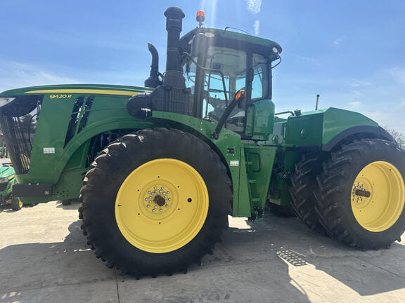2015 John Deere 9420R Equipment Image0