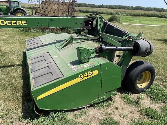 Image of John Deere 946 equipment image 2