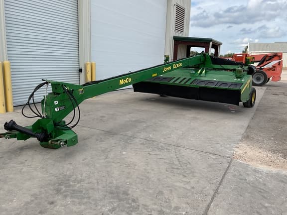 Image of John Deere 946 equipment image 2