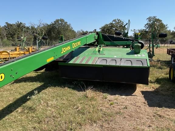 Image of John Deere 946 equipment image 2