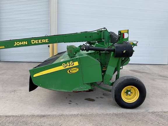 Image of John Deere 946 equipment image 3