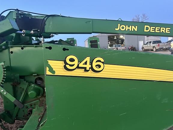 Image of John Deere 946 equipment image 2