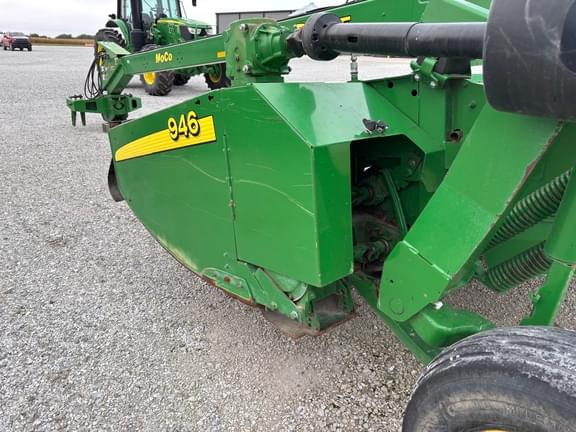 Image of John Deere 946 equipment image 3