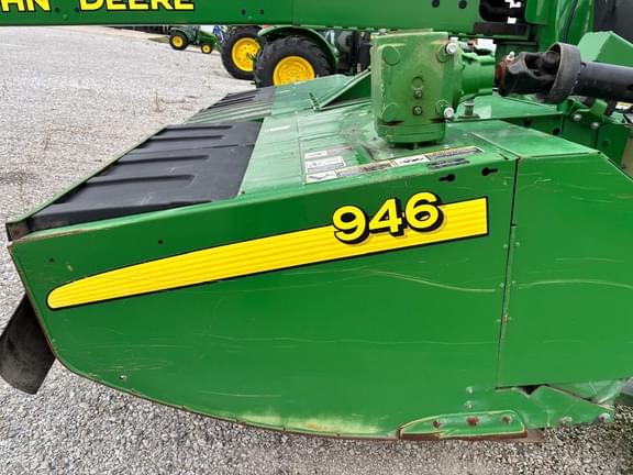 Image of John Deere 946 equipment image 2