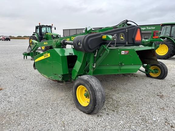 Image of John Deere 946 equipment image 4