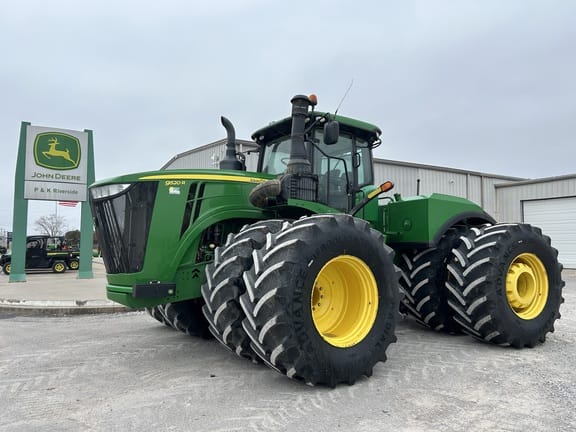 2015 John Deere 9520R Equipment Image0