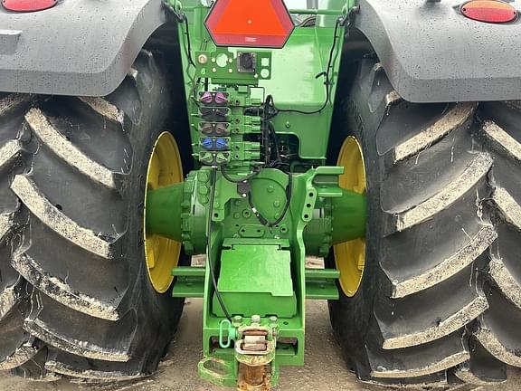 Image of John Deere 9520R equipment image 4