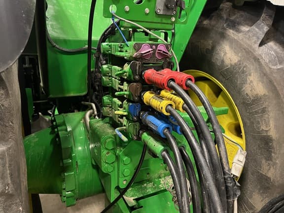 Image of John Deere 9520R equipment image 4