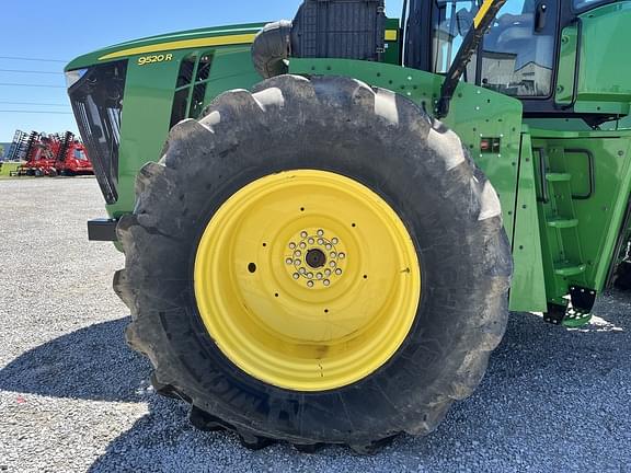 Image of John Deere 9520R equipment image 4