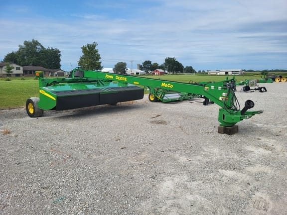 2015 John Deere 956 Equipment Image0